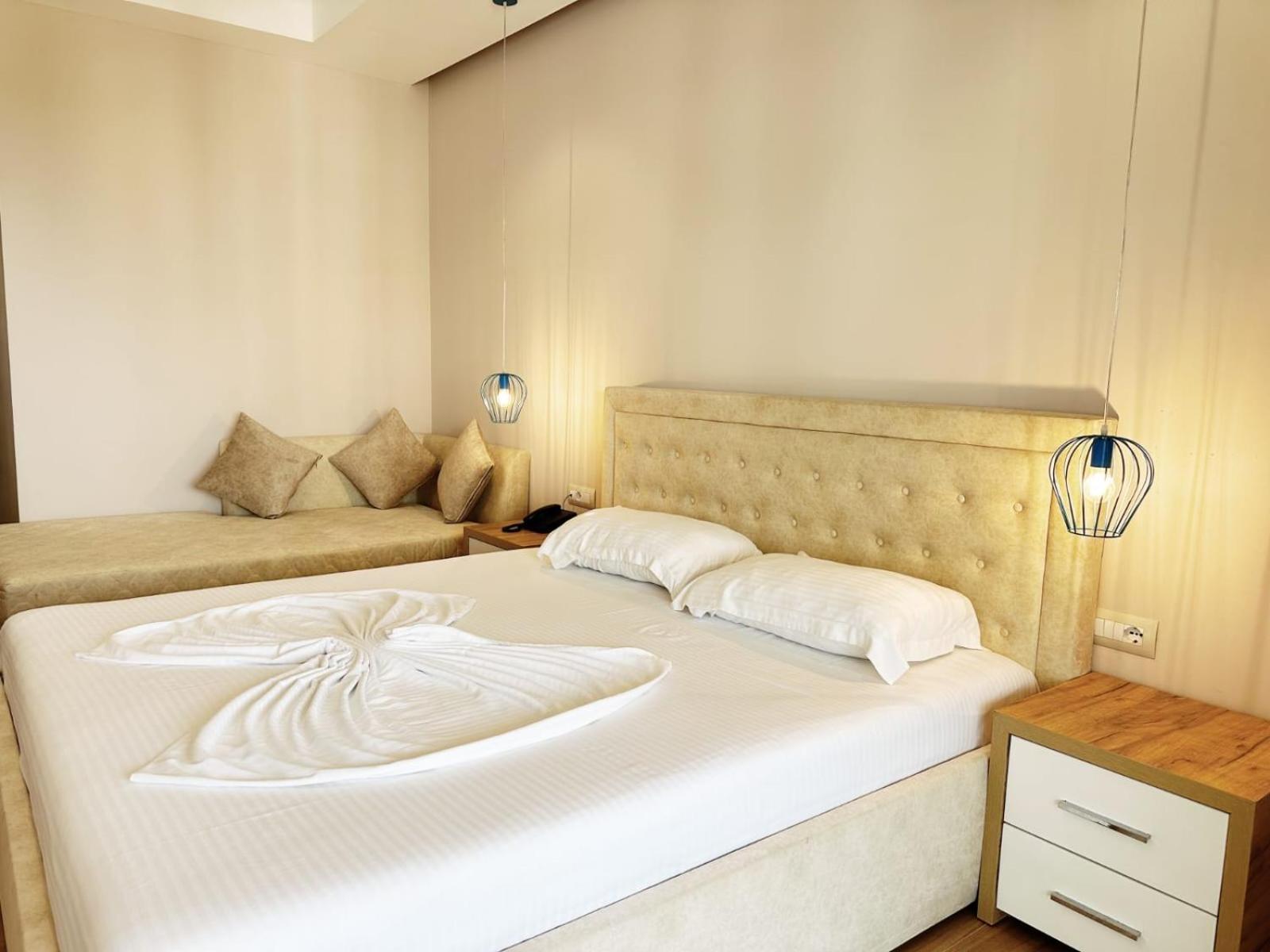 Hotel Ioni-An คซามิล ภายนอก รูปภาพ