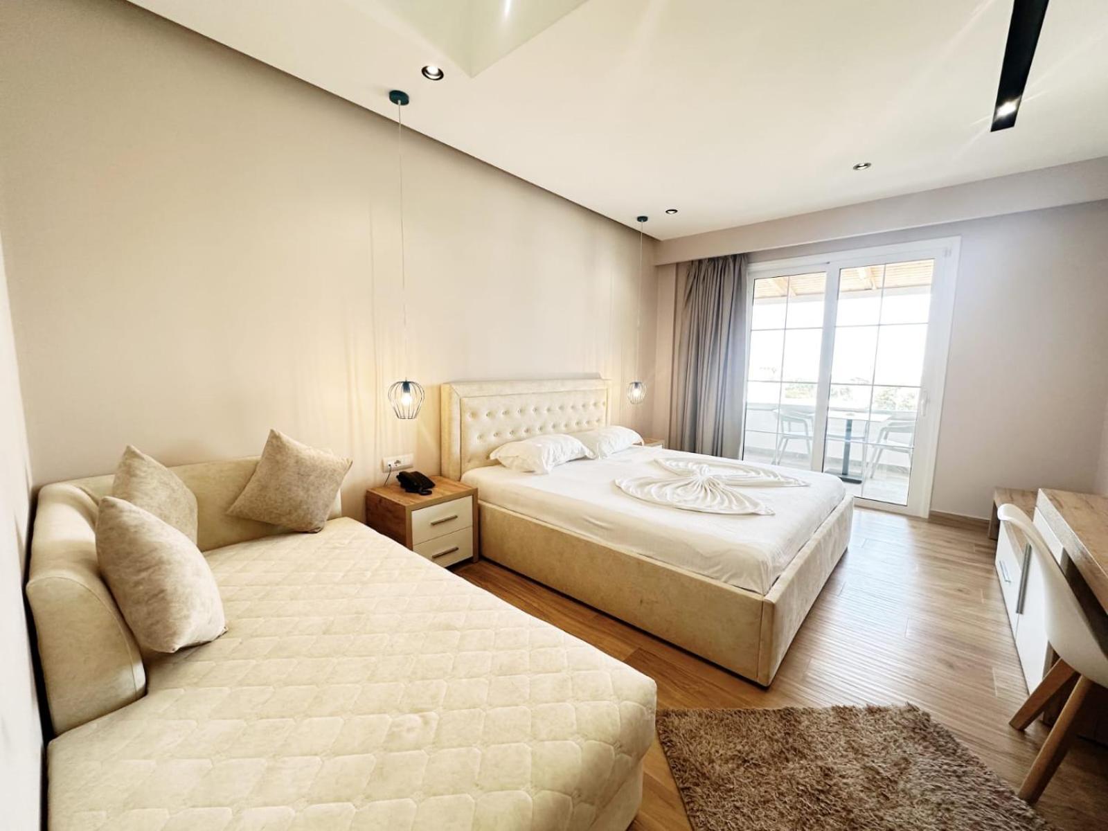 Hotel Ioni-An คซามิล ภายนอก รูปภาพ