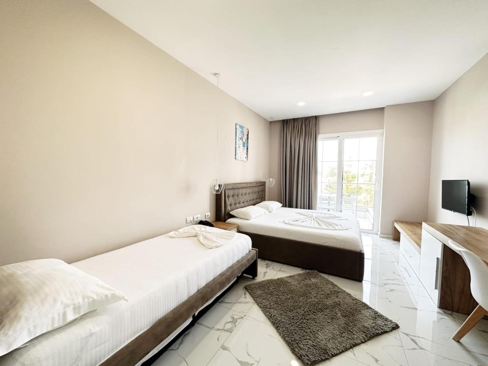 Hotel Ioni-An คซามิล ภายนอก รูปภาพ