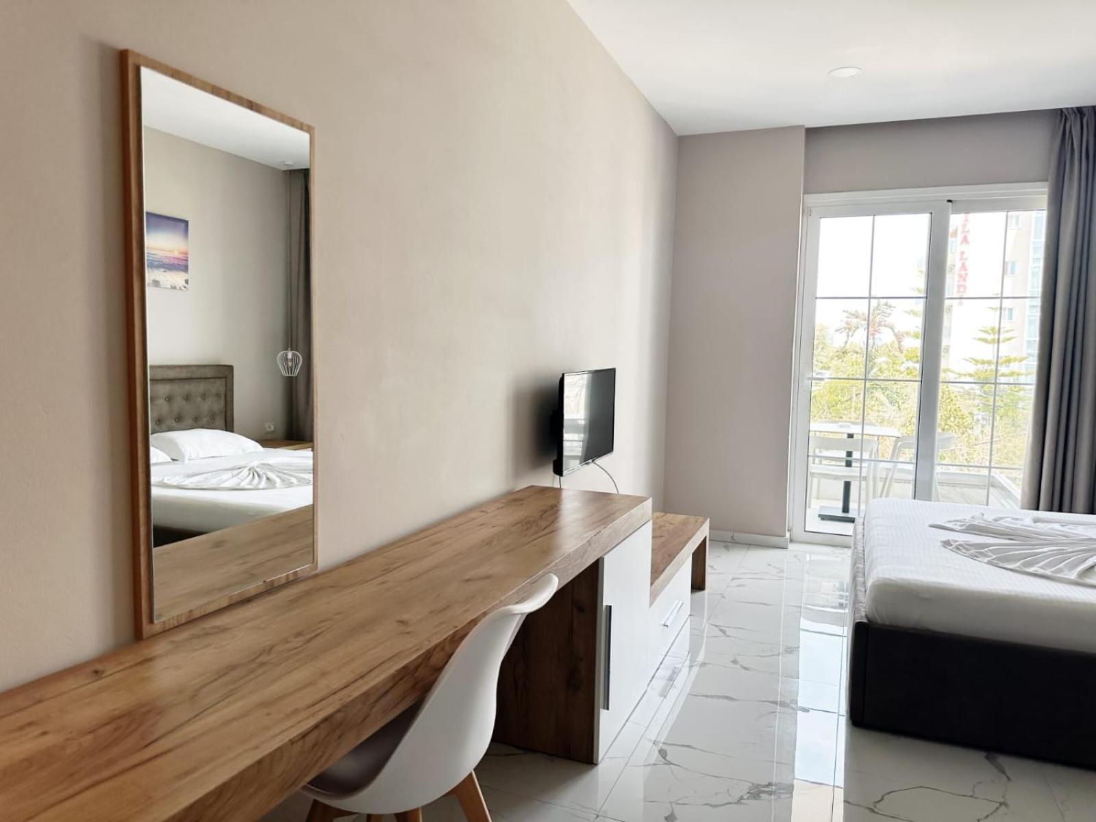 Hotel Ioni-An คซามิล ภายนอก รูปภาพ