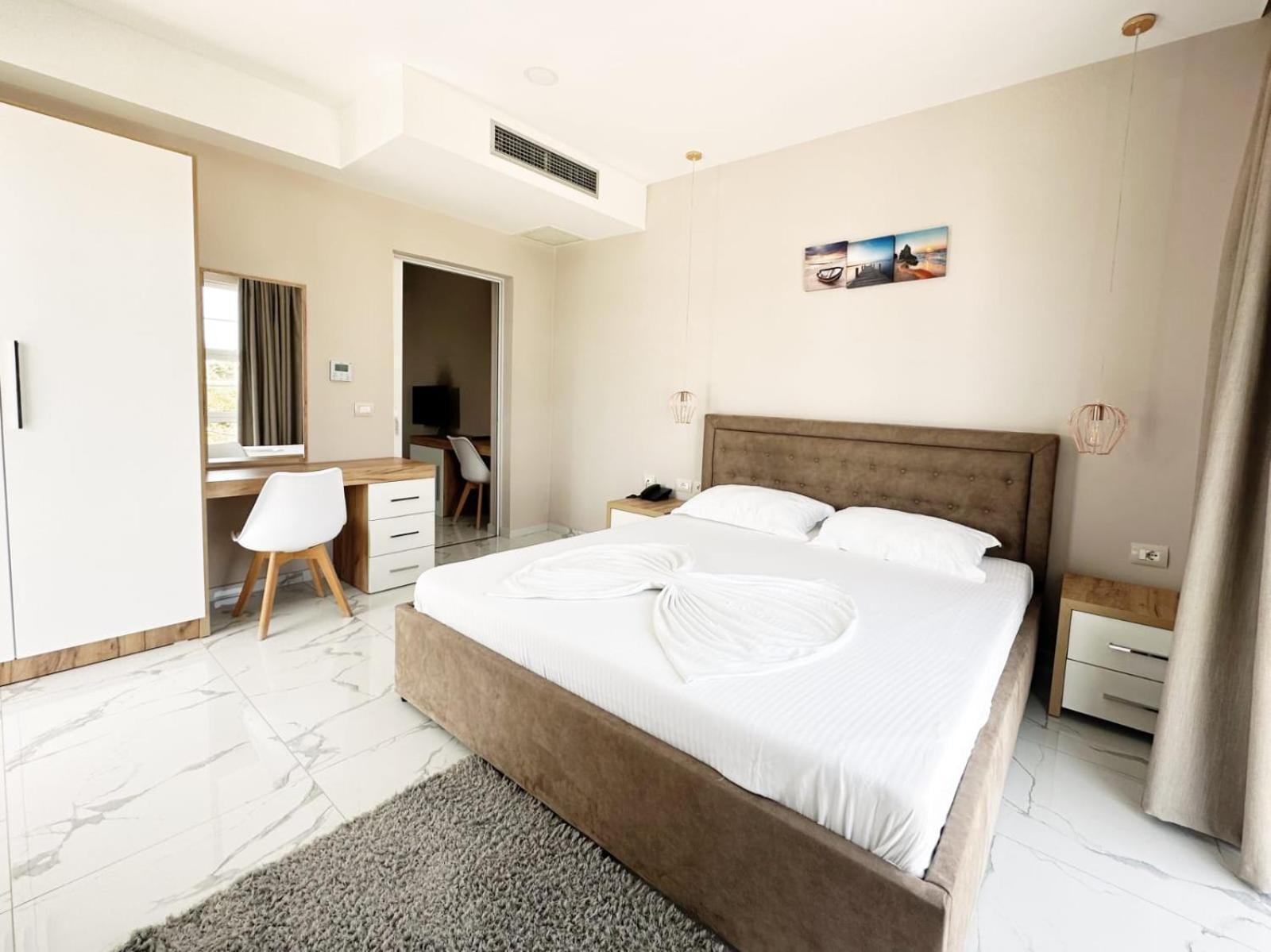 Hotel Ioni-An คซามิล ภายนอก รูปภาพ