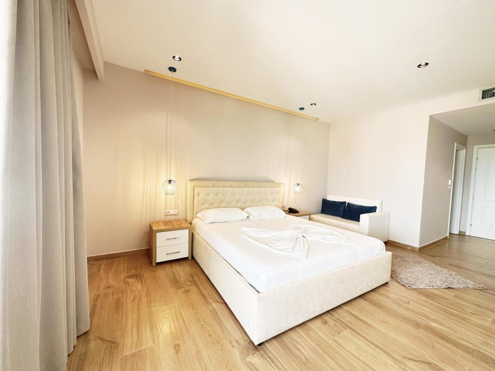 Hotel Ioni-An คซามิล ภายนอก รูปภาพ