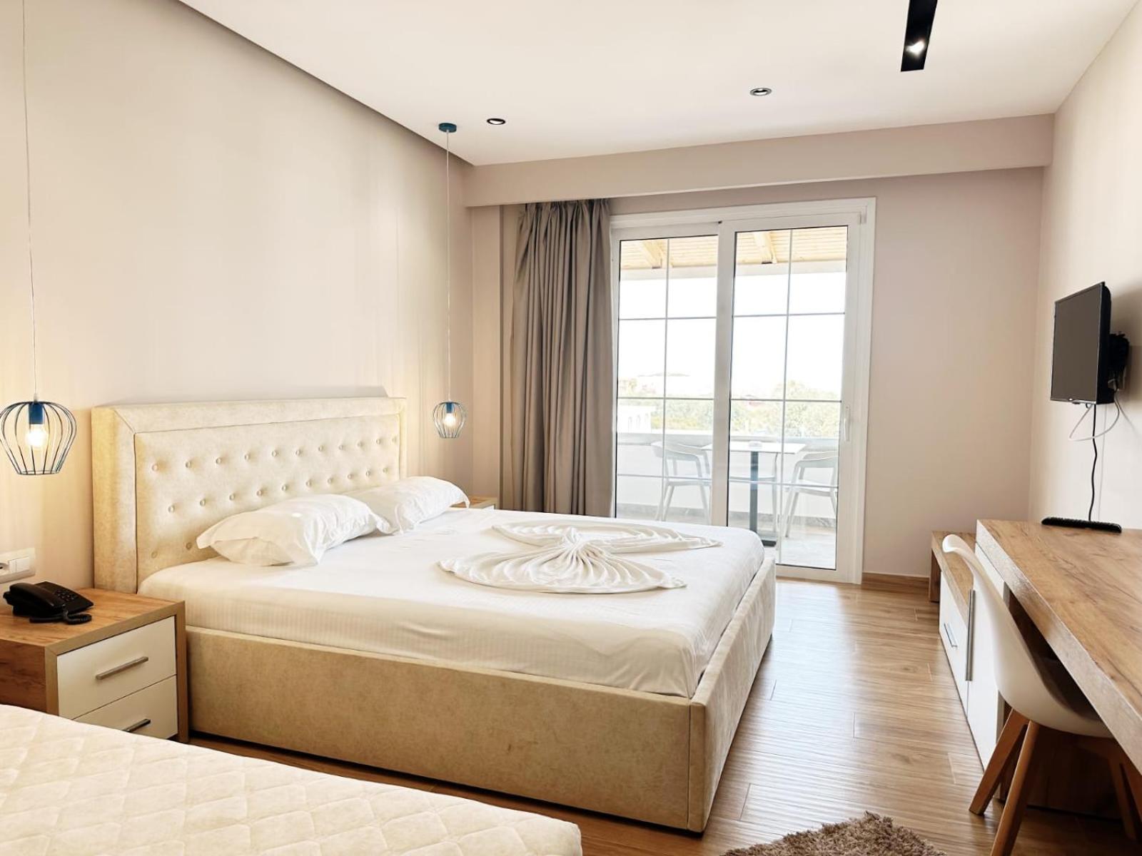 Hotel Ioni-An คซามิล ภายนอก รูปภาพ