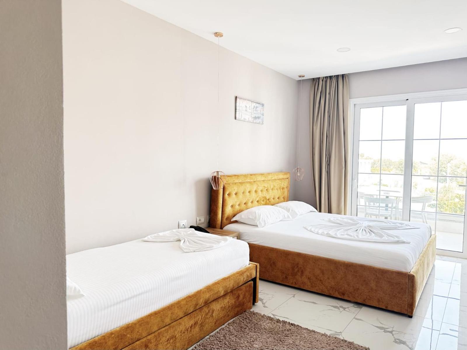 Hotel Ioni-An คซามิล ภายนอก รูปภาพ