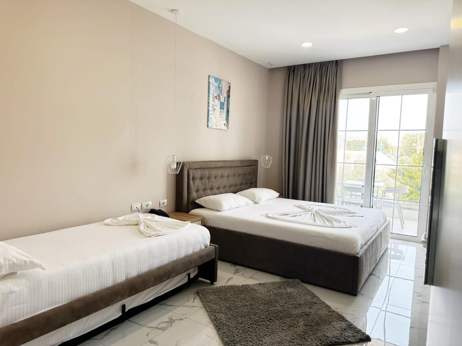 Hotel Ioni-An คซามิล ภายนอก รูปภาพ