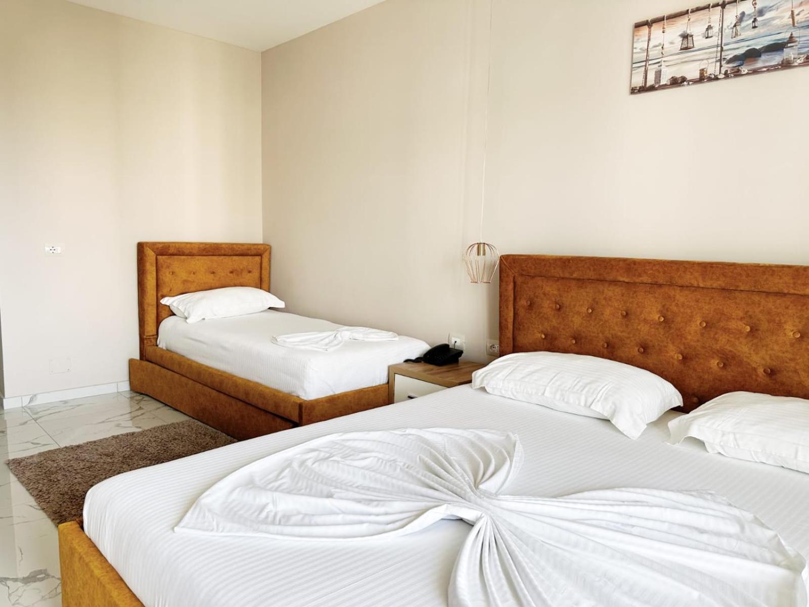 Hotel Ioni-An คซามิล ภายนอก รูปภาพ