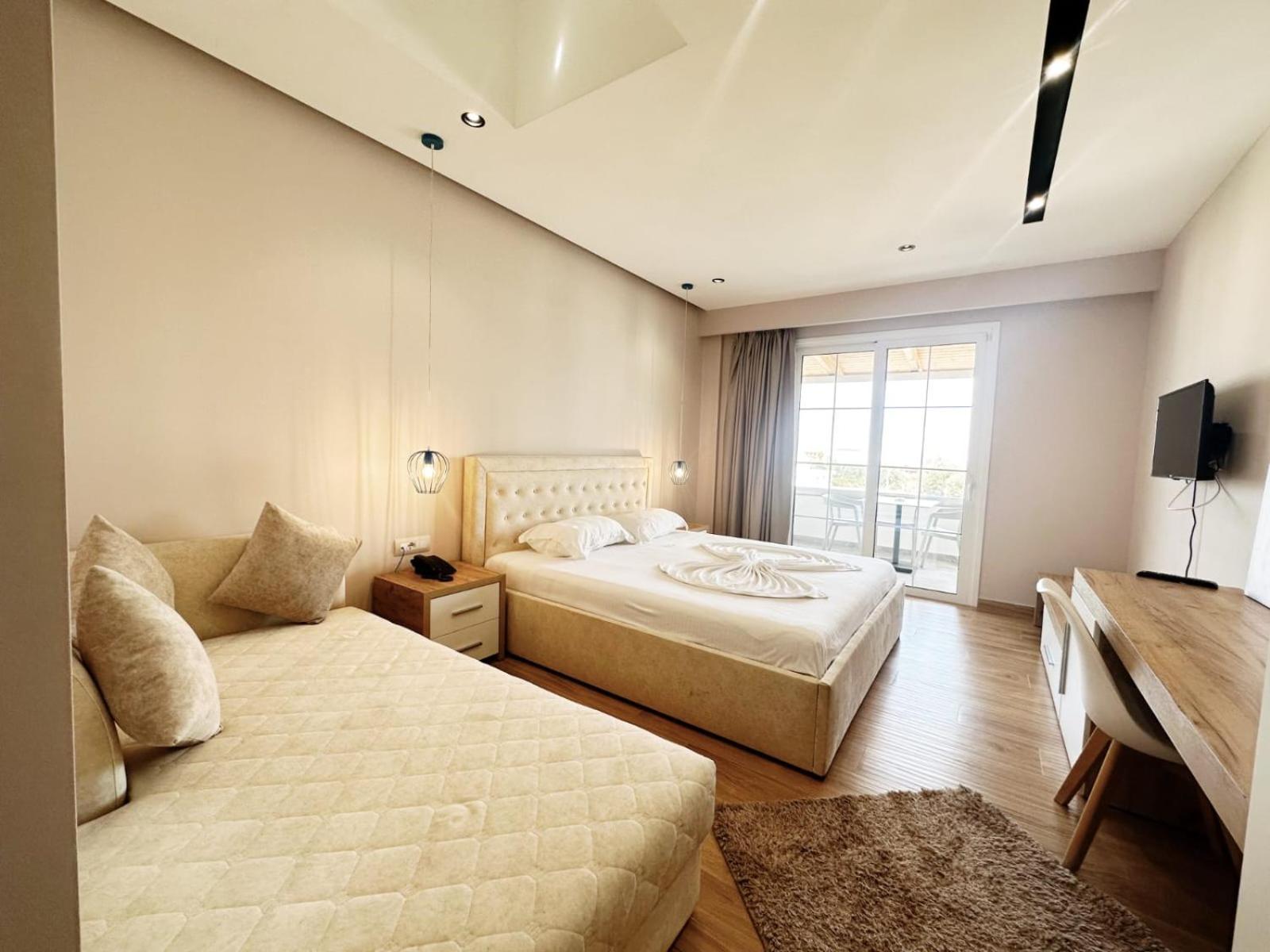 Hotel Ioni-An คซามิล ภายนอก รูปภาพ