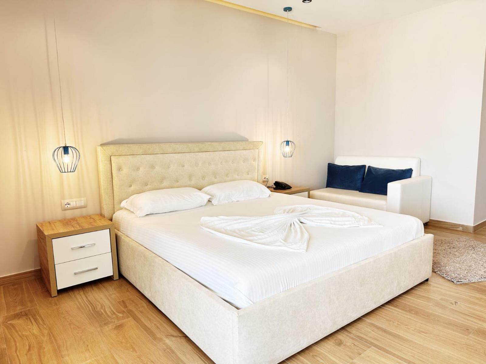 Hotel Ioni-An คซามิล ภายนอก รูปภาพ