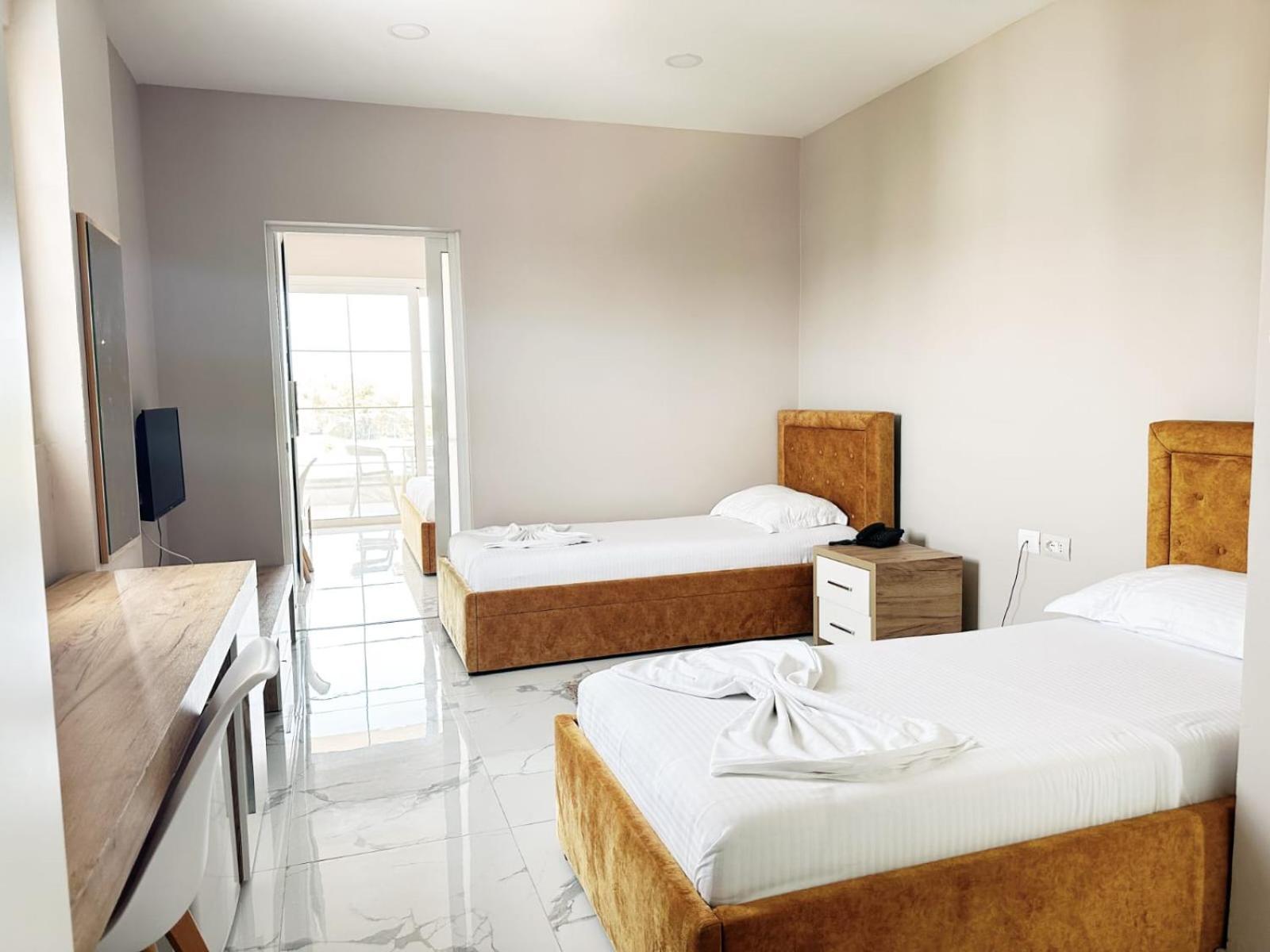 Hotel Ioni-An คซามิล ภายนอก รูปภาพ